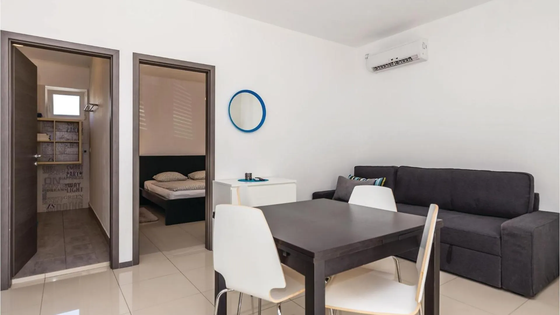 Nice Apartment In Mandre With Wifi