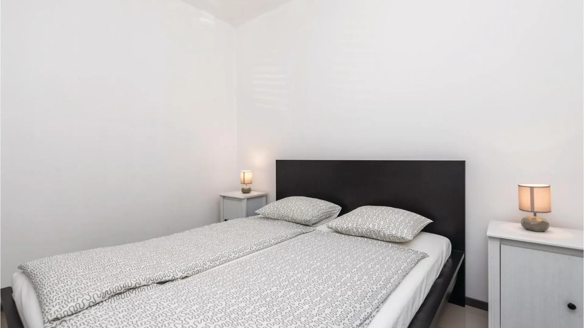 Nice Apartment In Mandre With Wifi